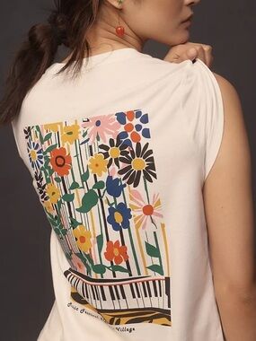 NWOT Wild Fever Studio X AntropologieMusic Festival
Graphic Tee.